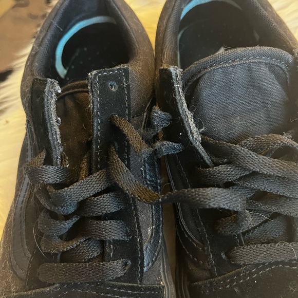 Vans classic low top sneakers - Picture 2 of 9